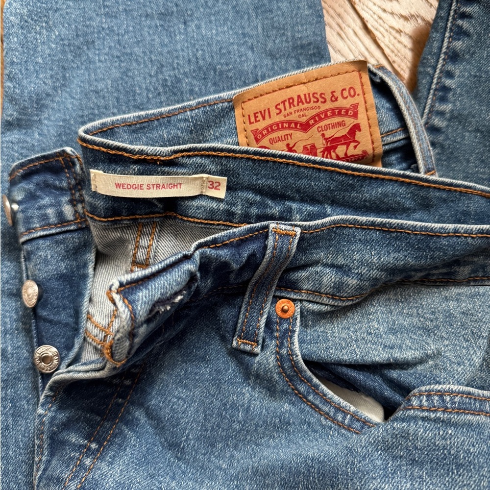 Levi's Wedgie Straight Blue Jeans